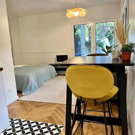 Studio Cosy Proche De Paris Avec Piscine 루브시엔느